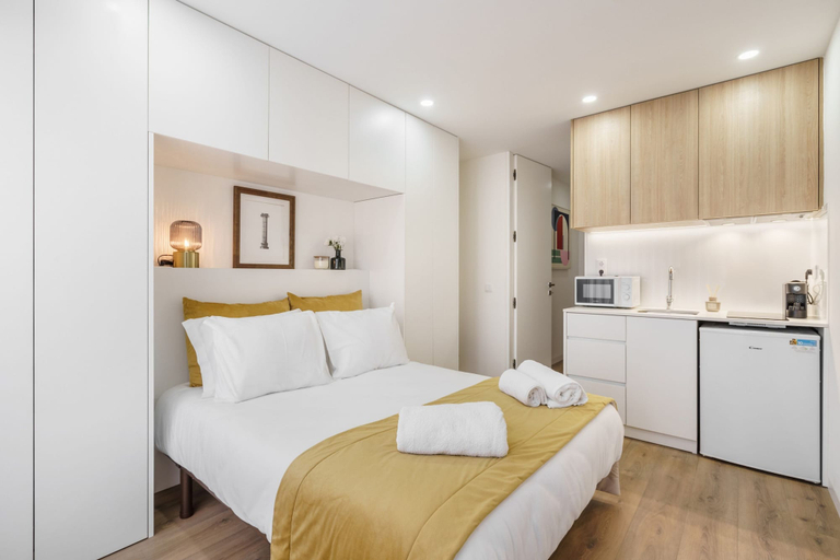 Room 2, Santa Barbara Flat by Minhos Guest, Braga