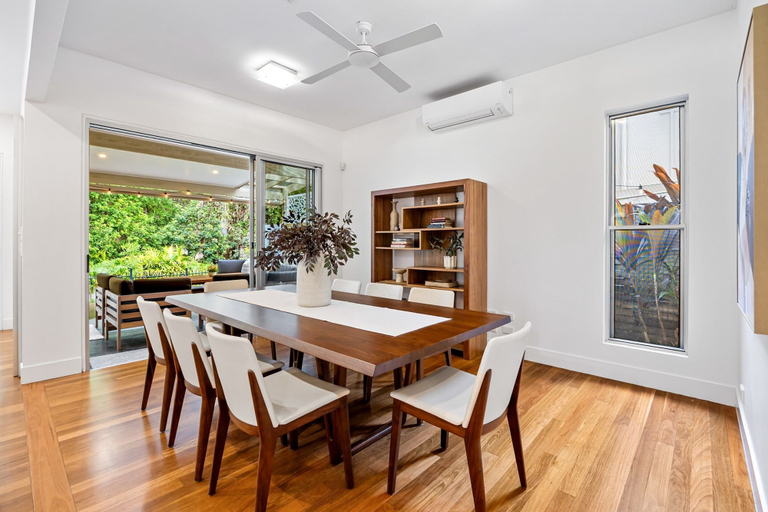 Dining, Spacious 3-bed Home With Patio Near Beach, Maroochy - Mooloolaba