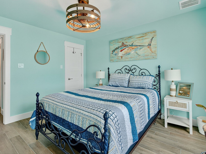 Room 4, Coastal Vibes Rp230 3 Bedroom Home, Aransas
