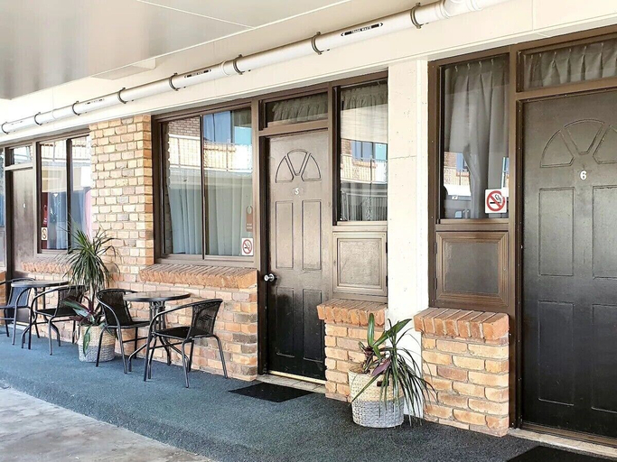Exterior & Views 2, Archer Park Motel, Rockhampton
