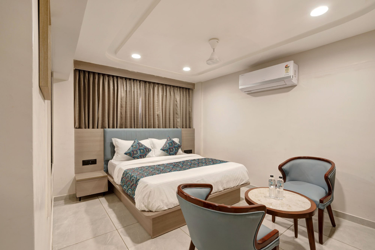 Room 2, HOTEL GRAND SHIVA, Ahmadabad