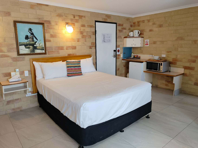 Bedroom 3, Ambassador Motor Lodge, Hervey Bay - Pt A
