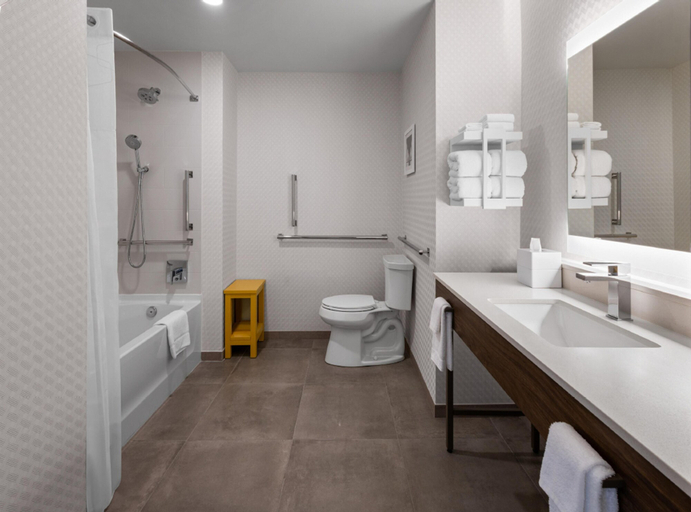 Bathroom 4, Hampton Inn & Suites Richmond/Glenside, Henrico