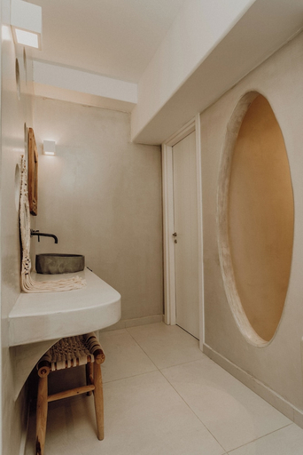 Bathroom 2, Mythic Paros, South Aegean