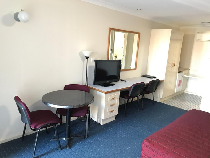 Bedroom 2, Orange Motor Lodge, Orange