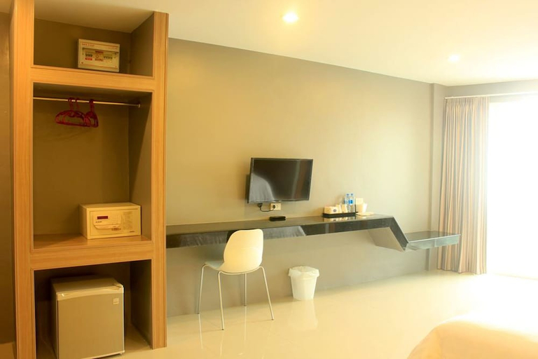 Others 4, Punfun Apartment, Thung Song