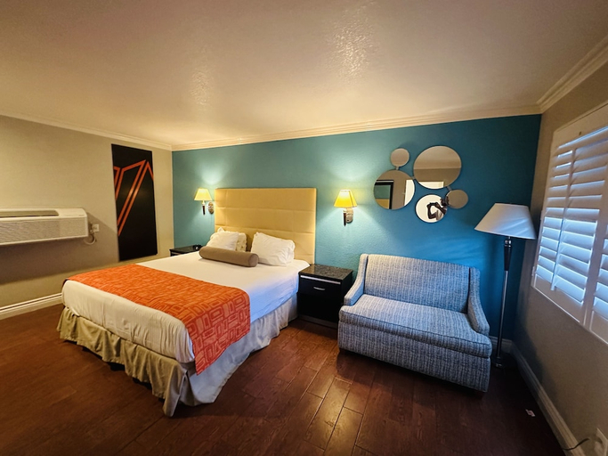 Bedroom 2, Casa Blanca Hotel - Orange, Orange