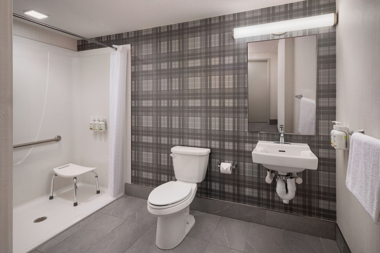 Bathroom 4, Pomeroy Hotel Fort McMurray, Division No. 16