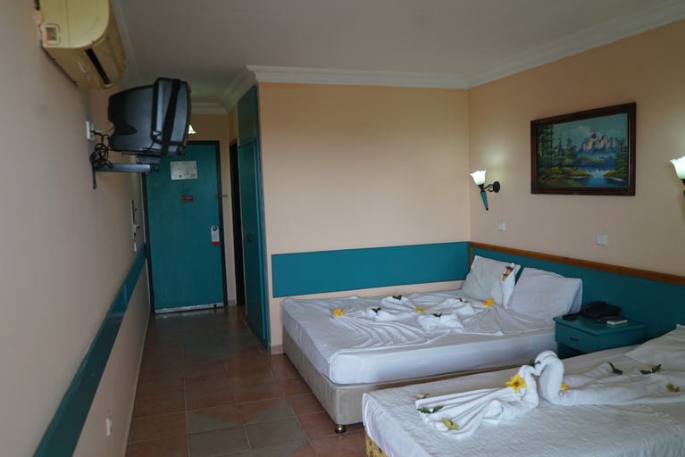 Bedroom 2, Kleopatra Sun Light Hotel, Alanya