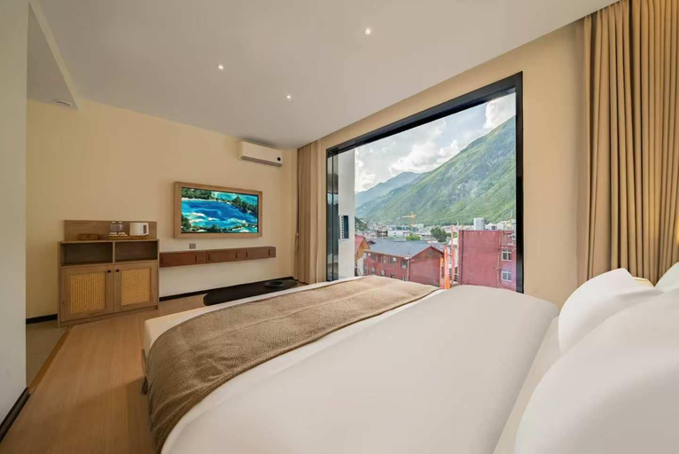 Room 3, Yemuqingshan, Ngawa Tibetan and Qiang
