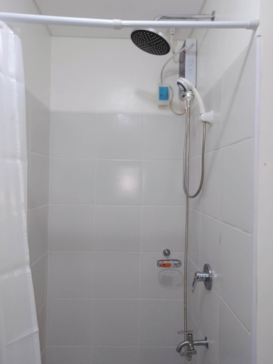 Bathroom 4, Pioneer Woodland Boni Ave.Mandaluyong, Mandaluyong