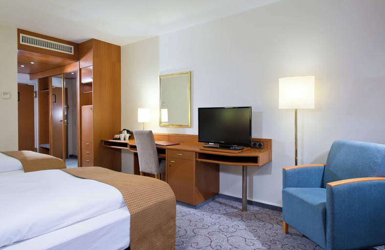 Bedroom 4, Leonardo Hotel Heidelberg, Heidelberg