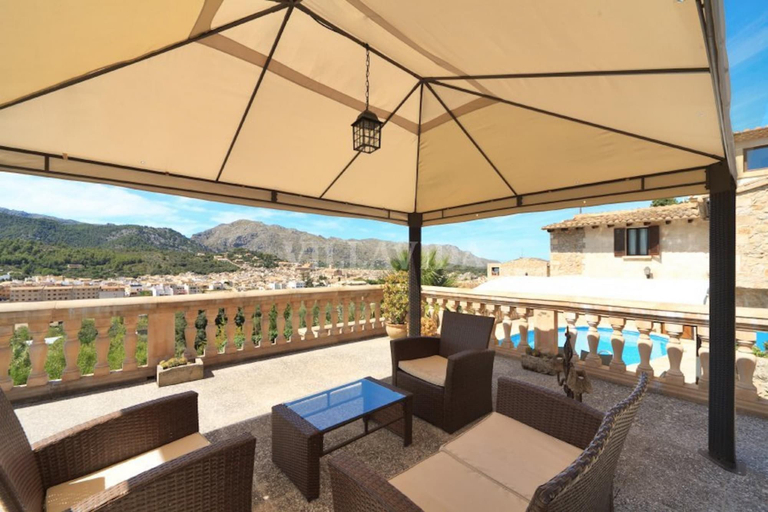 Room 2, Can Coste by Vida Villas Private Pool Mountain Views Walk to Town, Baleares