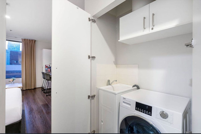 Room 5, An Oasis in the City - Studio - by Sepal Stays, Perth