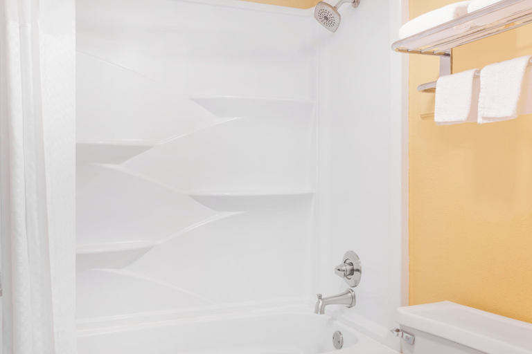 Bathroom 4, Regency Inn & Suites-Hamilton Place, Hamilton