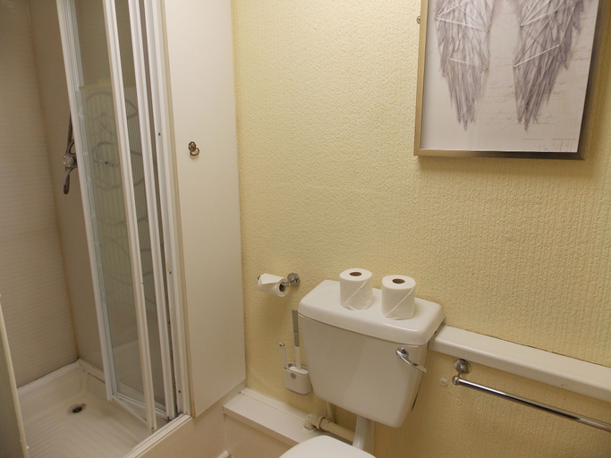 Bathroom 3, The Rockley Hotel, Blackpool