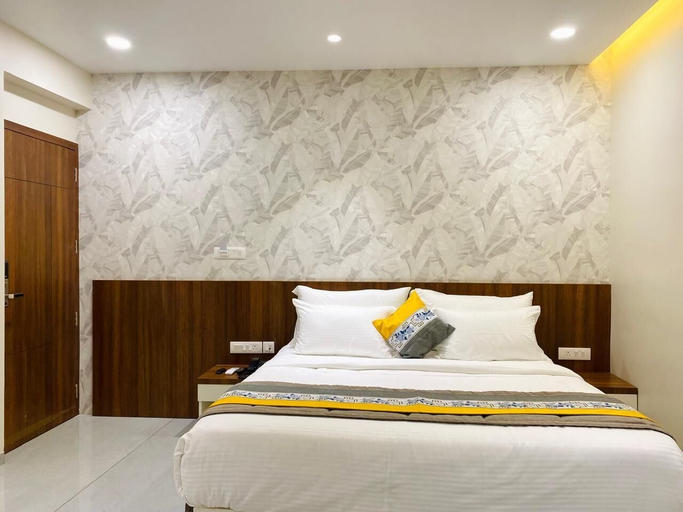 Room 5, The Sapphire Hotel, Belgaum