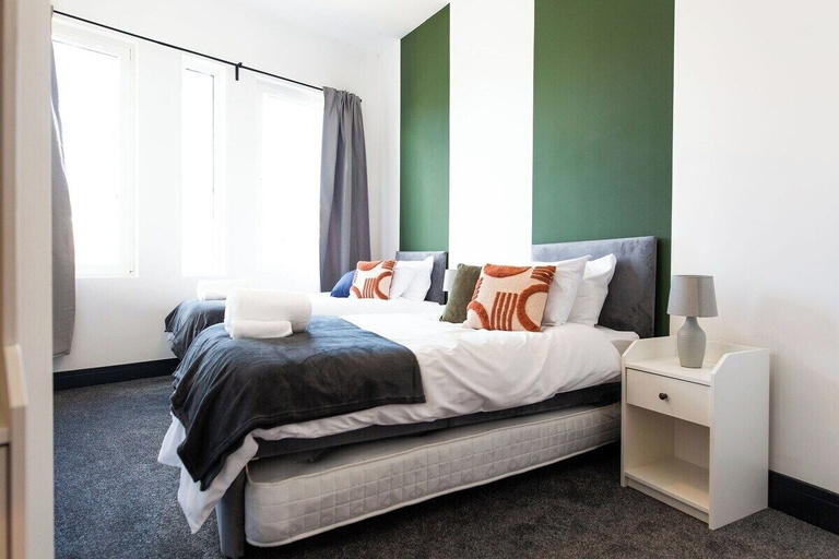 Exterior 3, Luxury 2 Bedroom & 2 Bathroom Central Flat, Swansea