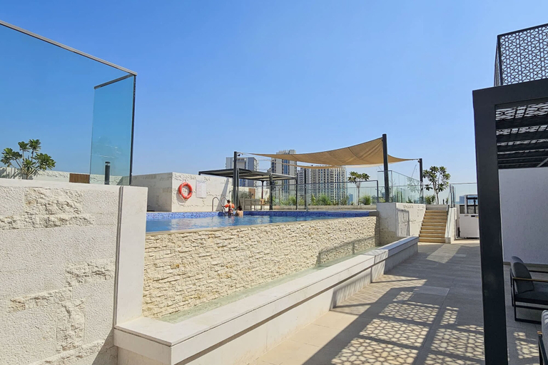Room 3, Classic Flat in JVC That Sleeps 2, Dubai