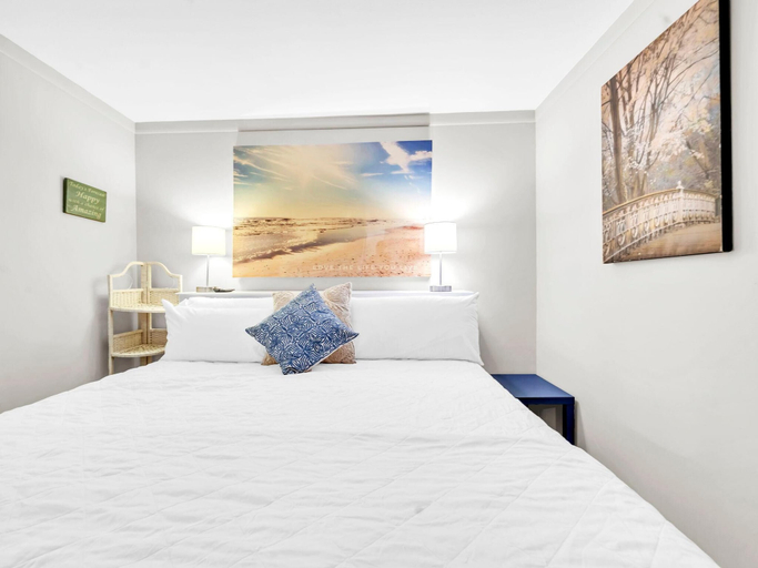 Bedroom 3, Sunbird 402w, Bay