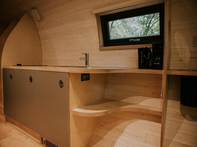 Private kitchen 3, Cozy Treehouse Retreat in Overijssel, Hardenberg