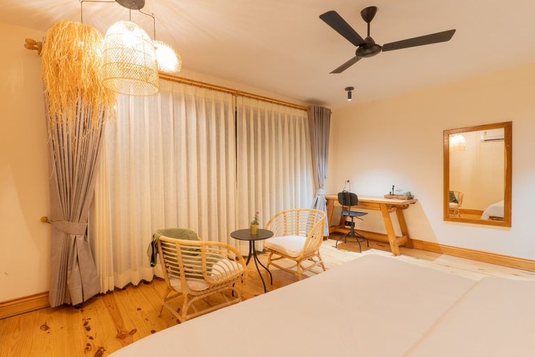 Room 4, Over The World, Nainital