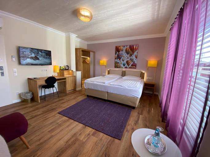 Bedroom 4, Hotel Hessischer Hof, Wetteraukreis