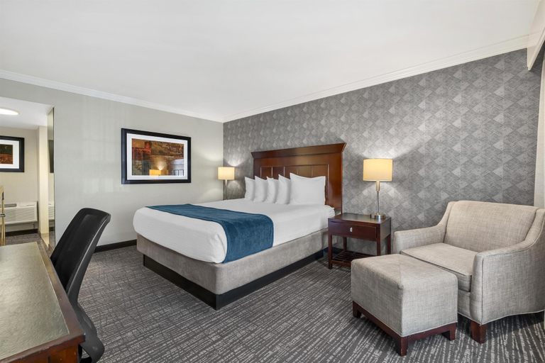 Bedroom 3, Best Western Plus Carriage Inn, Los Angeles
