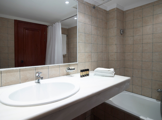 Bathroom 5, Mitsis La Vita Beach Hotel, South Aegean