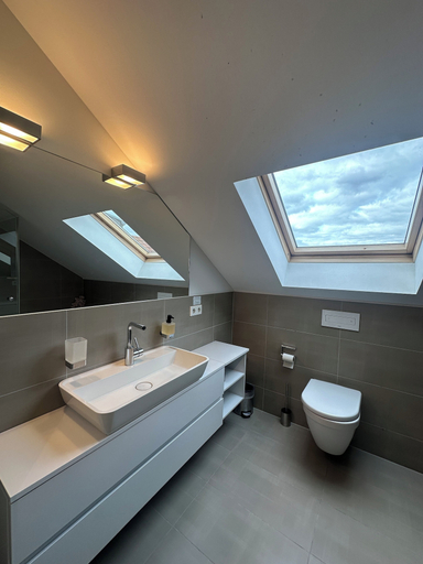 Bathroom 4, Haven - Helvetia Suites Düsseldorf City, Düsseldorf