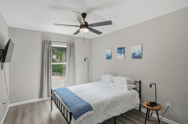 Room 3, Cozy 3BR Duplex Insuite Laundry Min to Downtown, Bexar