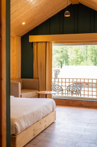 3, Hotel Patalsu, Kullu