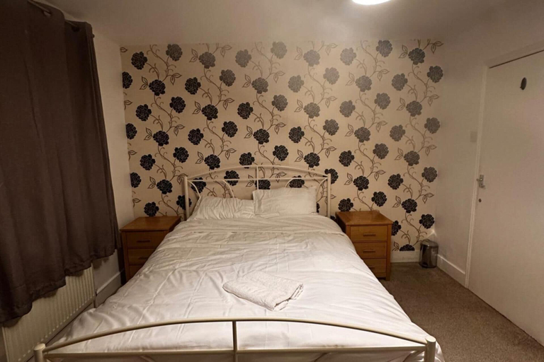 Room 2, Curzon Street Retreat - 4 Beds, Reading