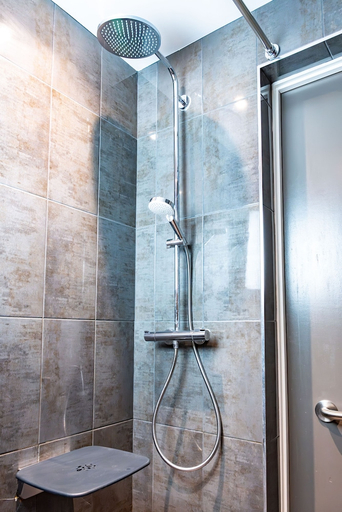 Bathroom 3, Almondsbury Inn & Lounge, South Gloucestershire