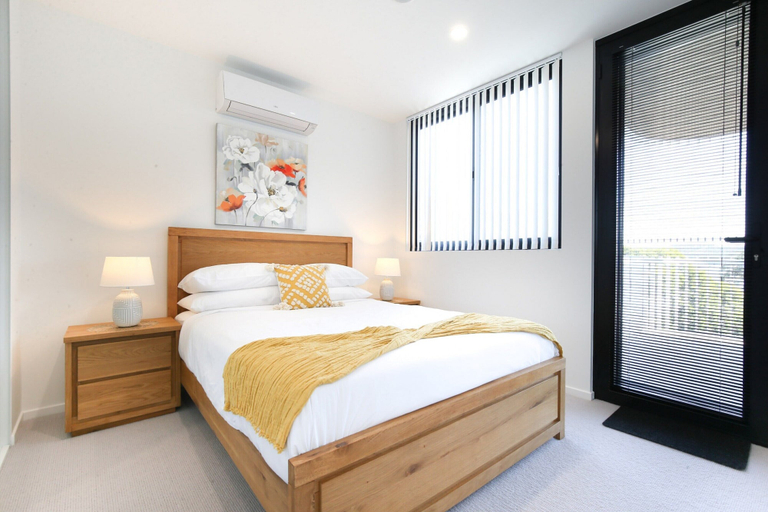Room 5, Glorious 2-bed With Waterside Balcony Views, Eurobodalla