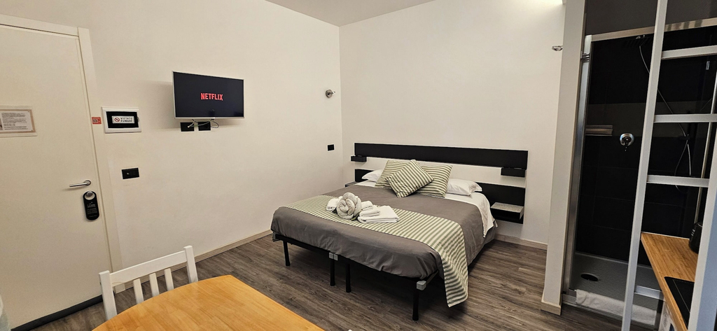 Room 4, Wagon-lit, Bologna