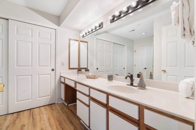 Bathroom 3, Skyline View at the Foothills, Taney