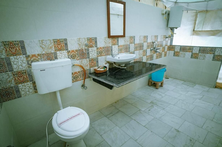 Bathroom 3, barna dersert camp jaisalmer, Jaisalmer