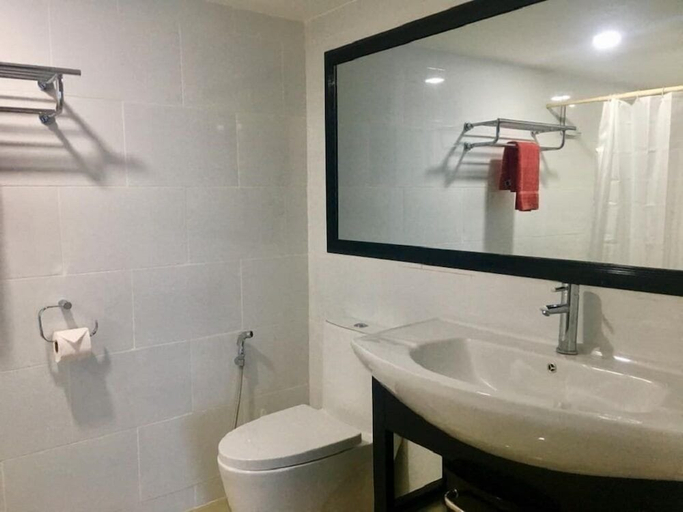 Bathroom 4, The beachhouse, Dalaguete