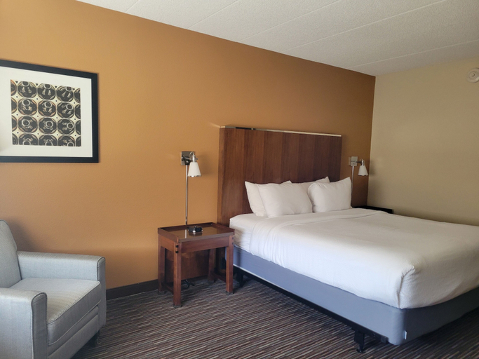 Bedroom 2, Royle Hotel Milwaukee Airport, Milwaukee