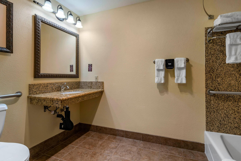 Bathroom 4, Lloyd Hotel Astoria Bayfront, an Ascend Collection Hotel, Clatsop