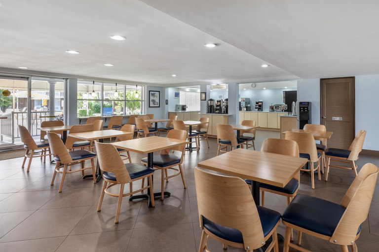 Food & Drinks 5, Best Western Palm Beach Lakes, Palm Beach