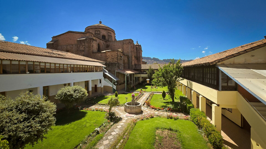 Exterior & Views