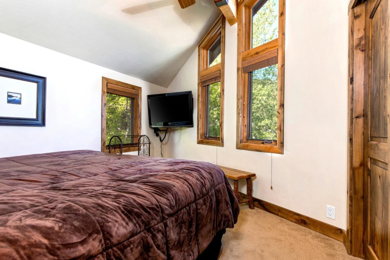 Bedroom 3, Beautiful Air 3 Bedrooms POA-504B by KBM, Summit