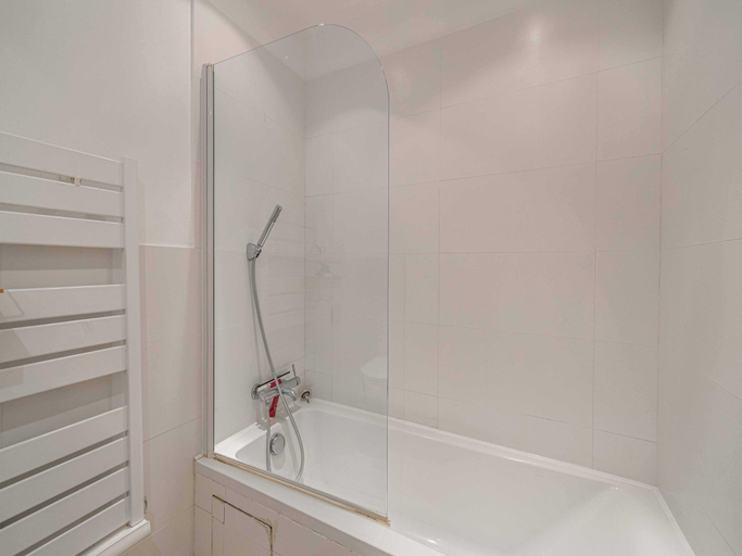 Bathroom 2, Charming apartment on Boulevard Alexandre III, Alpes-Maritimes