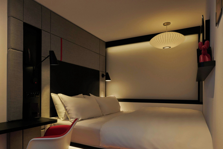 Bedroom 3, citizenM Paris Champs-Élysées, Paris