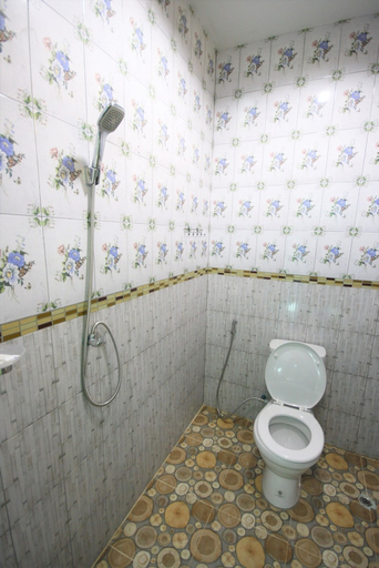 Bathroom 4, Baanpoonana, K. Na Yai Am