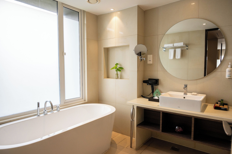 Bathroom 4, Grand Kakinada by GRT Hotels, East Godavari