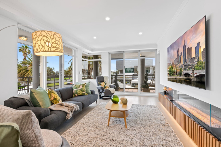 Living area 4, Scenic Beachside 3-bedroom With Water Views, Melbourne