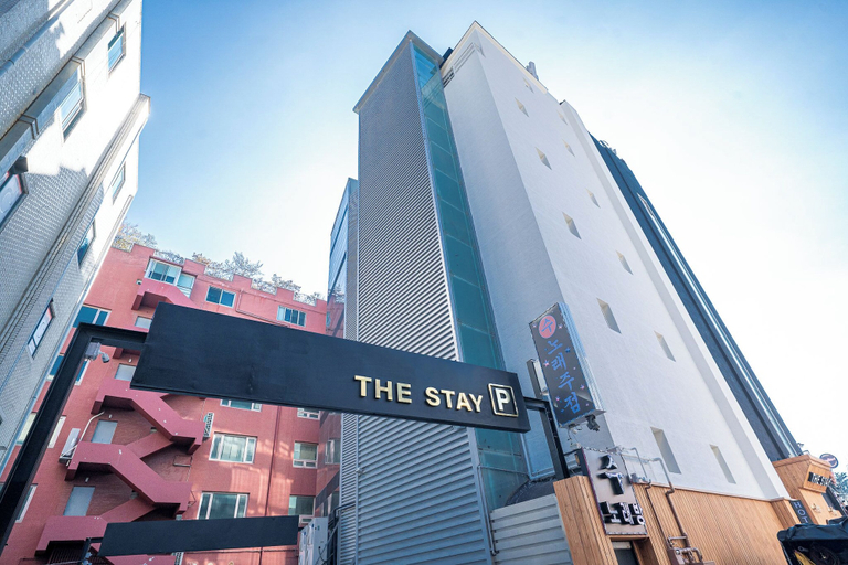 Exterior 4, The Stay, Jung